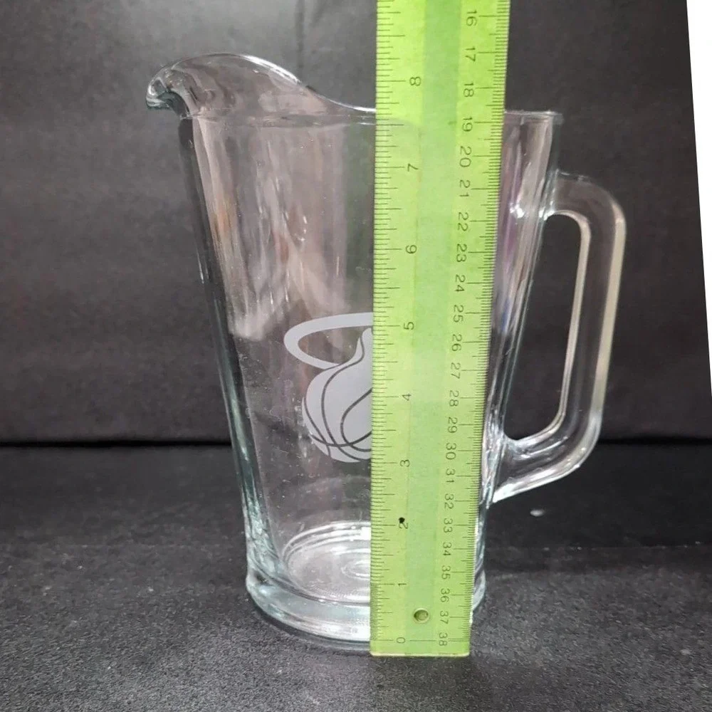 Miami Heat 64oz Beer Pitcher, NBA Licensed Glass Drink Jug,‎ Basketball Barware